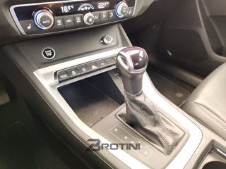 AUDI Q3 2.0 35 TDI S Tronic Business 11