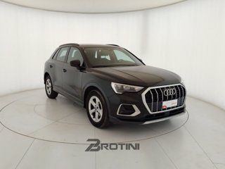 AUDI Q3 2.0 35 TDI S Tronic Business 3