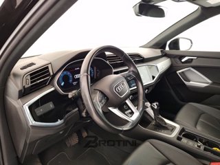 AUDI Q3 2.0 35 TDI S Tronic Business 7