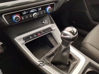 AUDI Q3 35 TDI S Line Edition 10