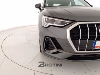 AUDI Q3 35 TDI S Line Edition 4