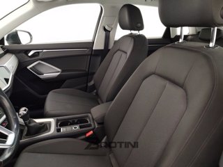 AUDI Q3 35 TDI S Line Edition 8