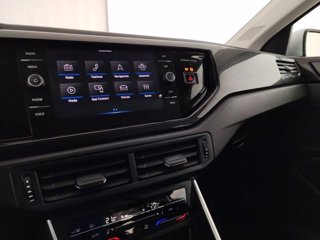 VOLKSWAGEN Polo 1.0 TSI Life DSG 11