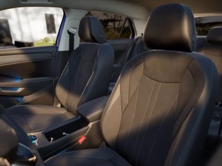 VOLKSWAGEN T-Roc 1.5 eTSI ACT DSG Style 4