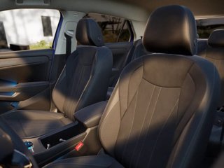 VOLKSWAGEN T-Roc 1.5 eTSI ACT DSG Style 6
