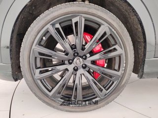 AUDI Q8 55 TFSI e quattro tiptronic S-Line Sport 5