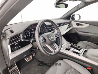 AUDI Q8 55 TFSI e quattro tiptronic S-Line Sport 7