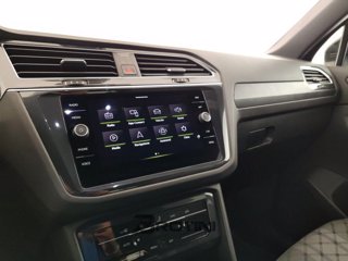 VOLKSWAGEN Tiguan 1.5 TSI ACT R-Line DSG 10
