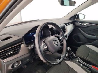 SKODA Kamiq 1.0 TSI 110cv BLACK DOTS 7