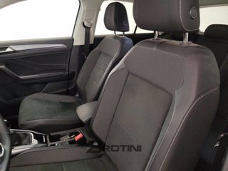 VOLKSWAGEN T-Roc 1.0 TSI Style 8