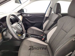 SKODA Kamiq 1.0 TSI 95cv BLACK DOTS 6
