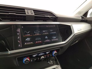 AUDI Q3 1.5 35 TFSI Business Advanced 11