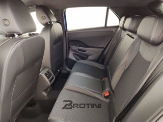 VOLKSWAGEN T-Roc 1.5 etsi R-Line 150cv dsg 9