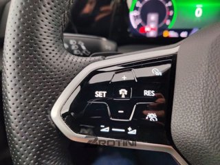 VOLKSWAGEN Golf 1.5 etsi evo R-Line 130cv dsg 12