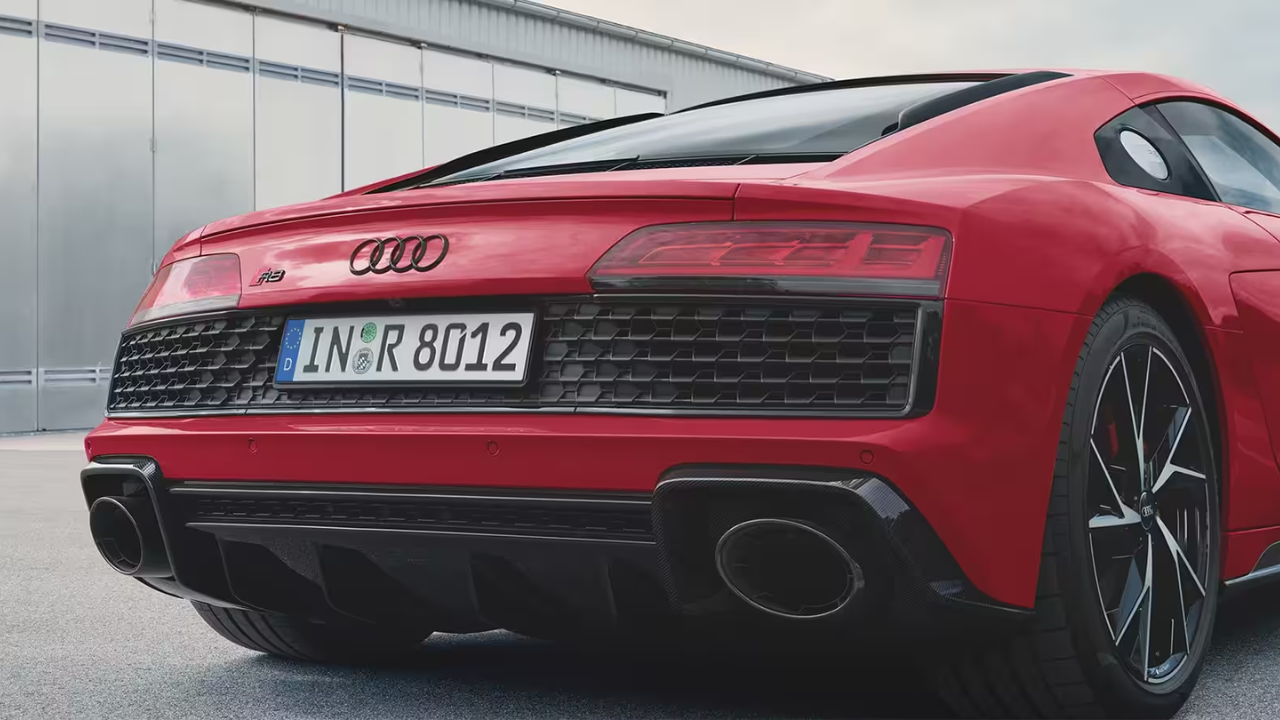 Scopri Audi R8 Coupé V10 Performance RWD a Massa e La Spezia