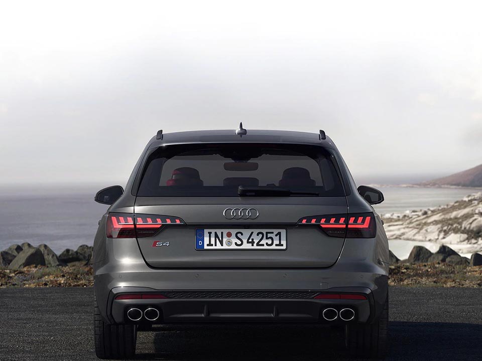 Audi S4 Avant La Spezia e Massa fari LED